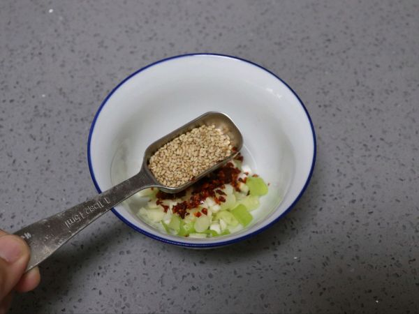 东北麻酱拌冷面