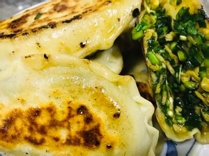 韭菜鸡蛋虾皮馅素盒子