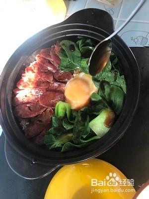 广式腊肠煲仔饭的做法