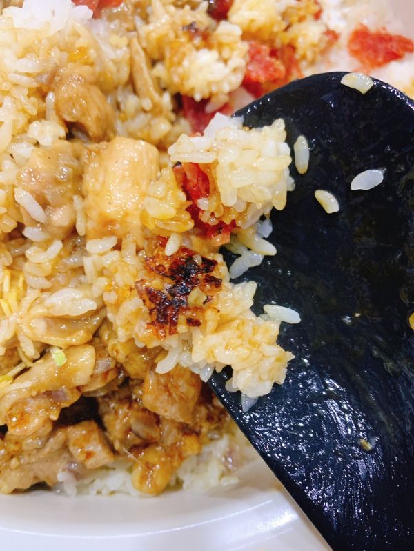 花菇滑鸡煲仔饭