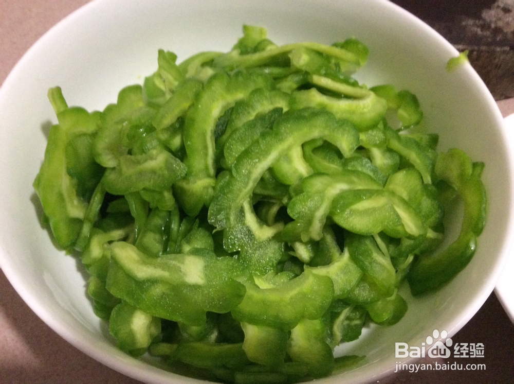 苦瓜滑鸡片的做法