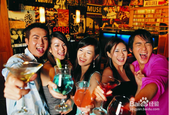 单身女孩去酒吧如何确保安全