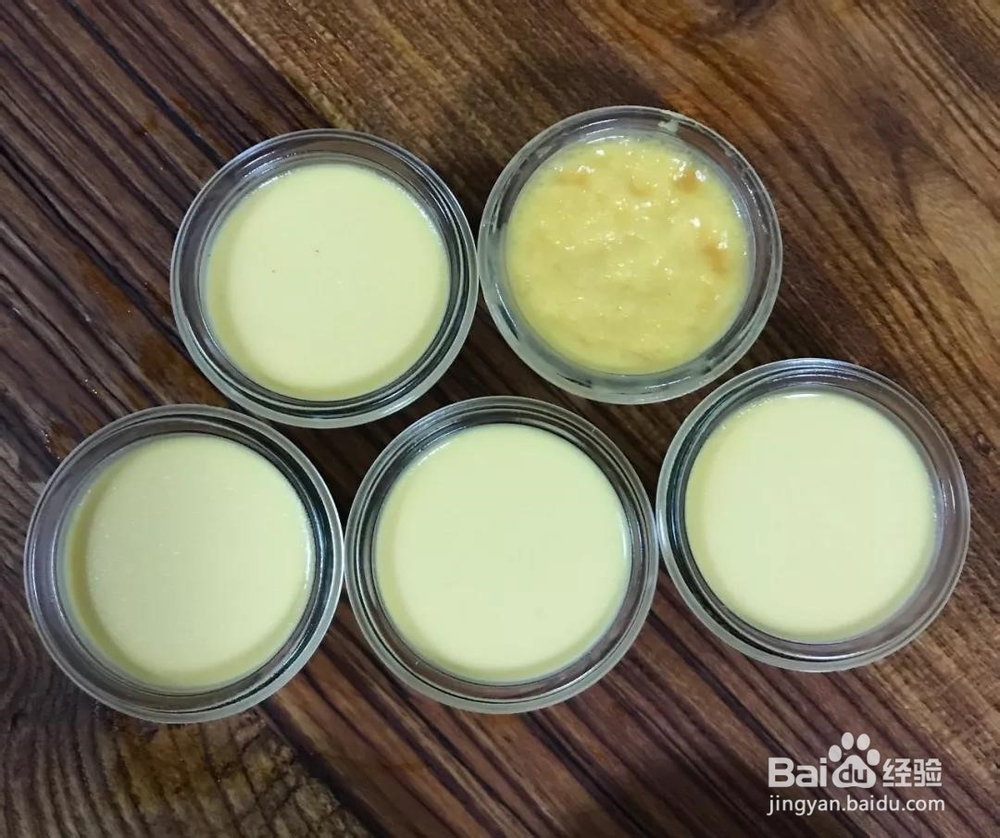 手工烘焙嫩滑焦糖布丁甜品