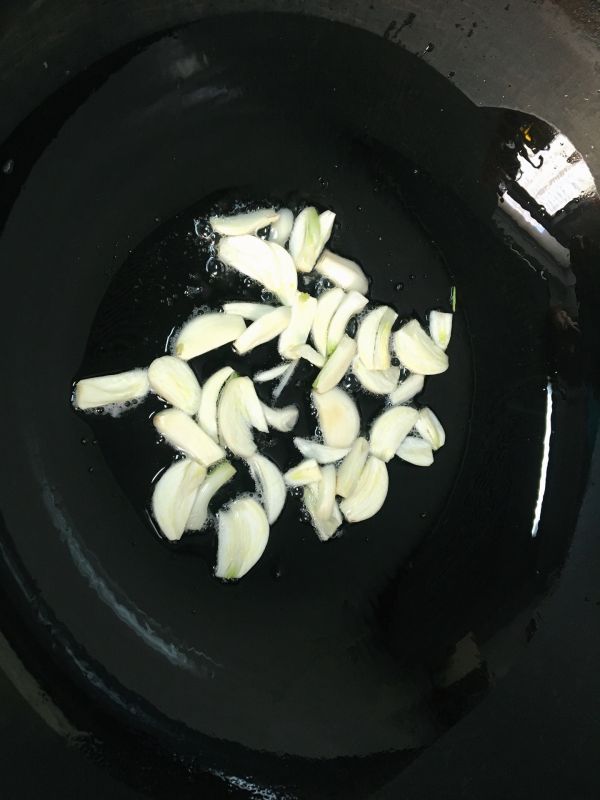 蒜香鸭掌#食光社干锅鸭#