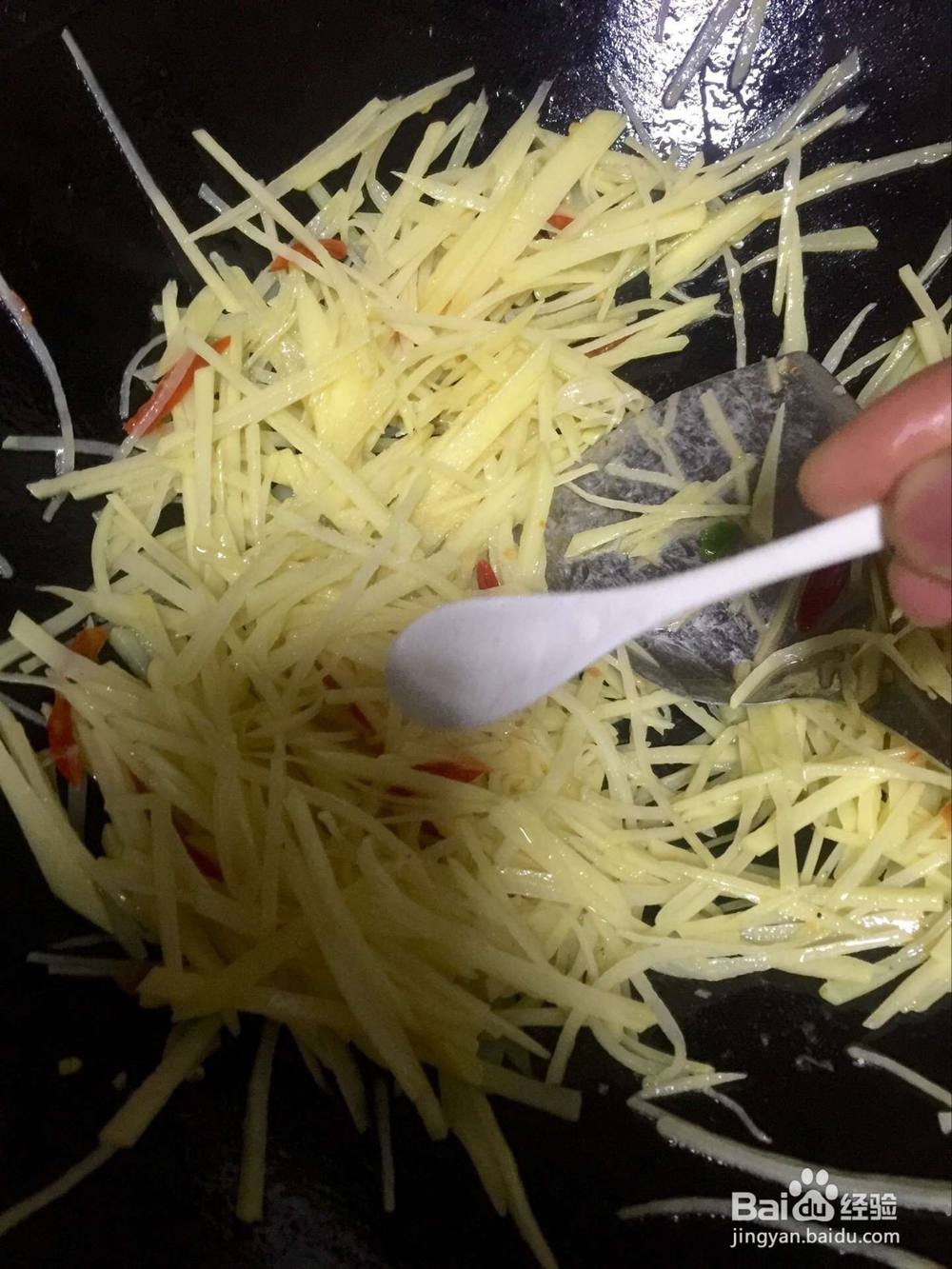 泡椒炒土豆丝的家常做法