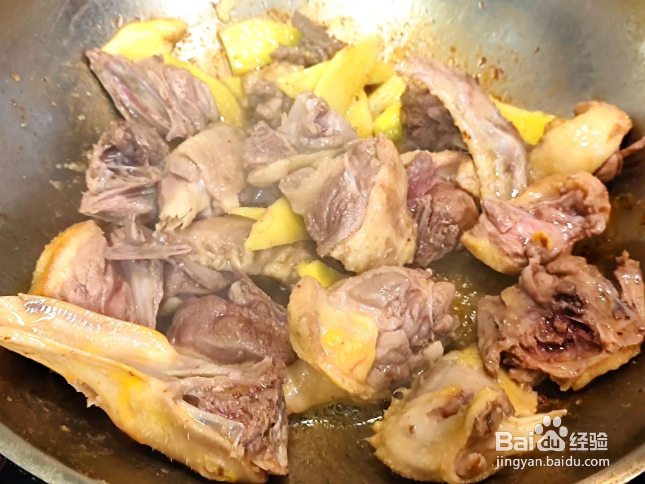 姜片焖鸭肉的做法