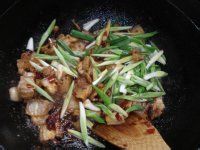 回锅肉的做法。