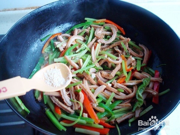 毛芹菜炒牛肚