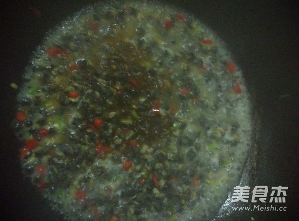 农家辣椒炒田螺肉