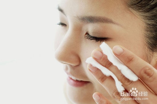 怎么清洁脸，然后给脸保湿？