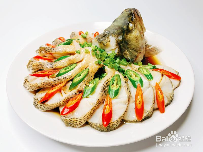 孔雀开屏清蒸鲈鱼的做法