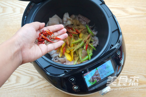 椒盐鱿鱼花的做法