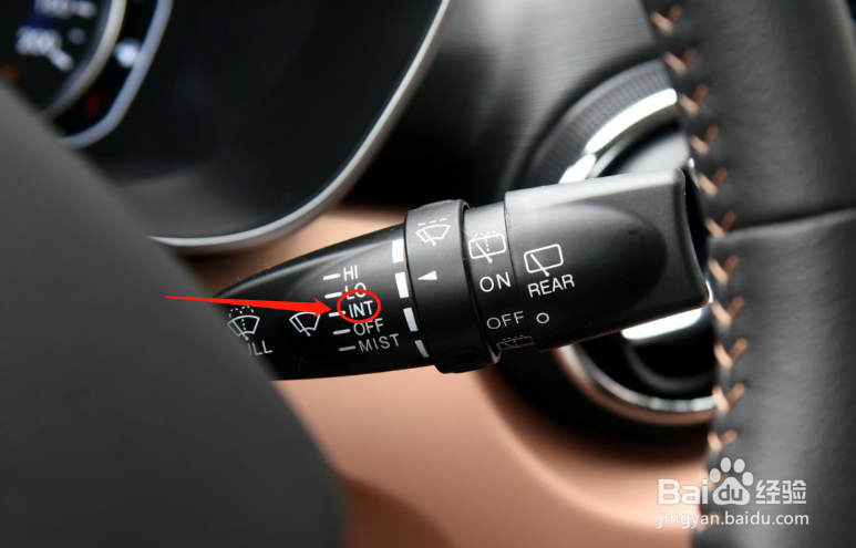 北汽绅宝X35车辆雨刮功能怎么使用