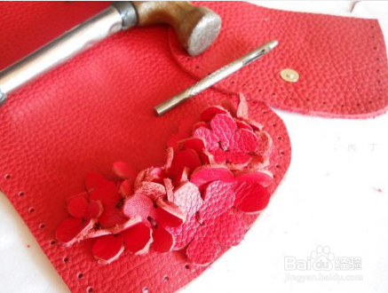 大红色花朵手拿包手工制作方法