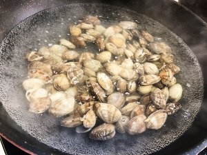 酱香炒花甲做法