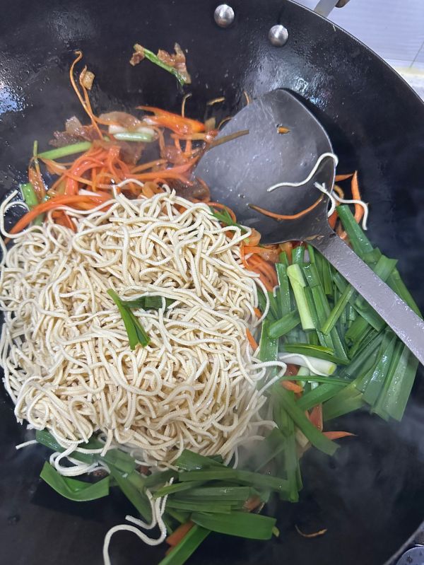 胡萝卜炒千张丝