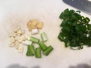 嫩炒香菇鸡胸肉怎么做