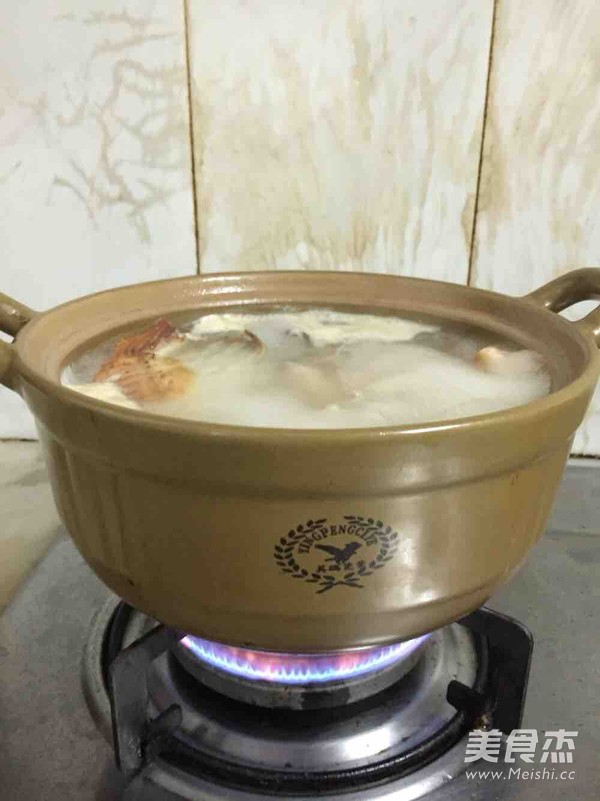 三文鱼骨豆腐汤