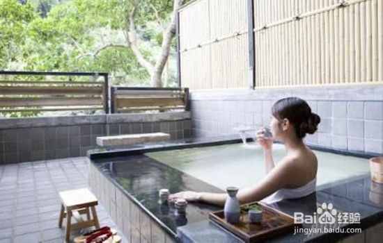 泡温泉可以减肥吗 冬季力荐温泉沐浴减肥法