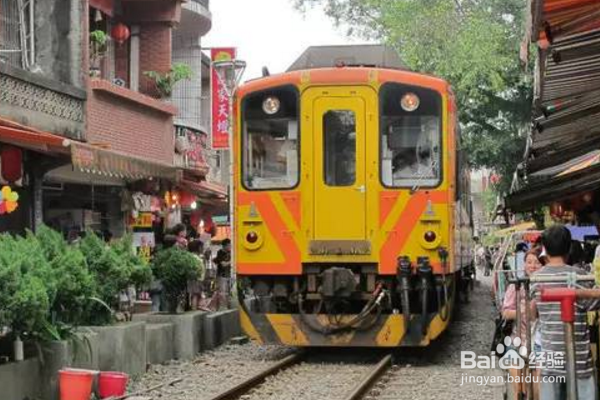 你知道全球最美的火车线在哪吗?