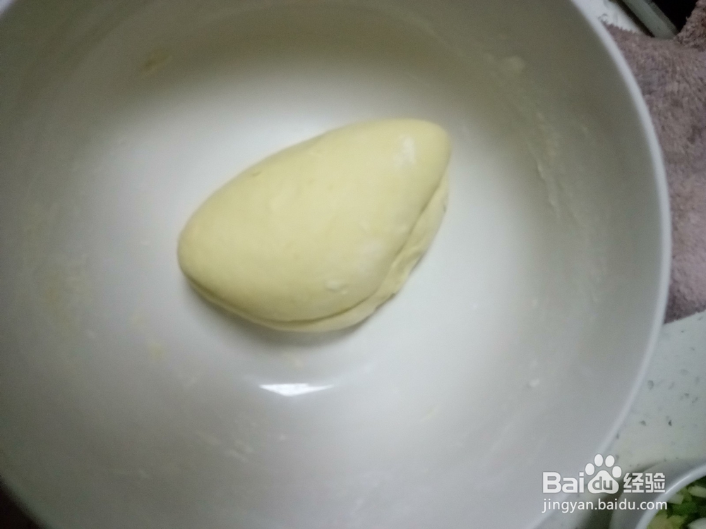 烙南瓜发面火腿肠卷