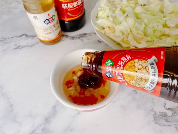 凉拌木耳卷心菜