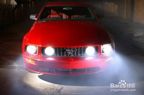 夜晚开车怎么预防灯光炫目？