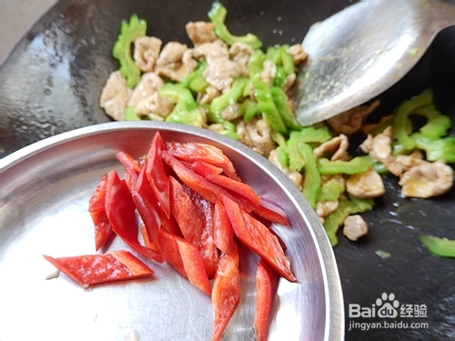 夏天里的祛火小炒：苦瓜炒瘦肉