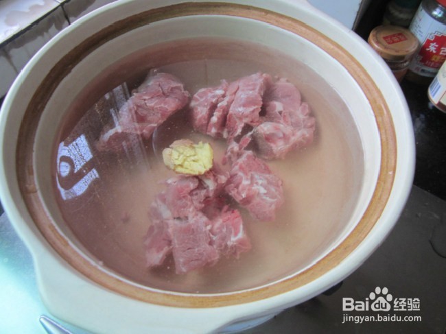 冬日靓汤白萝卜煲筒骨