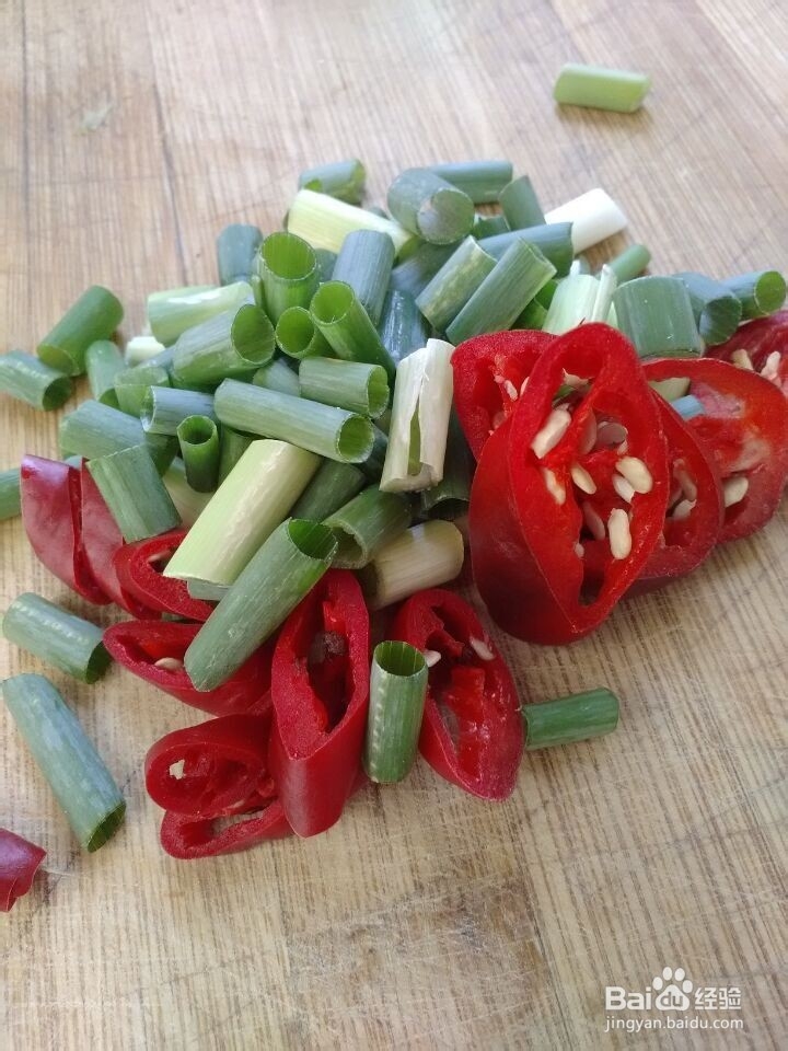家常小菜：芹菜炒肉的做法