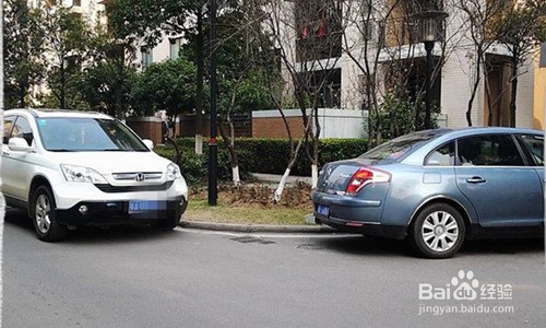 停车不被剐蹭的9个技巧