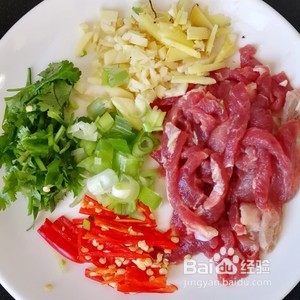 杏鲍菇炒肉丝的做法