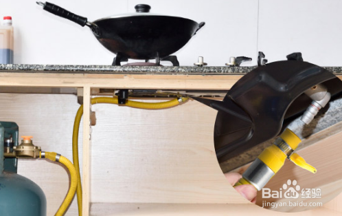 煤气灶怎么接管子