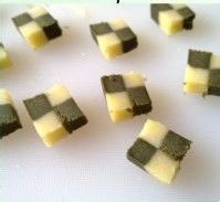 清新宜人的绿茶格子饼干
