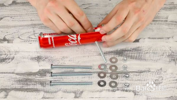 怎样用易拉罐做烧烤炉