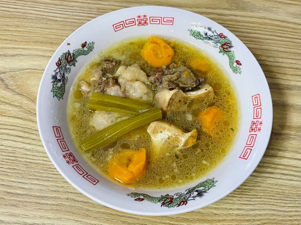 法式胡萝卜牛尾汤