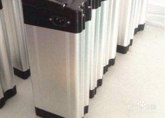 电瓶车电池用了一年放电太快怎么办