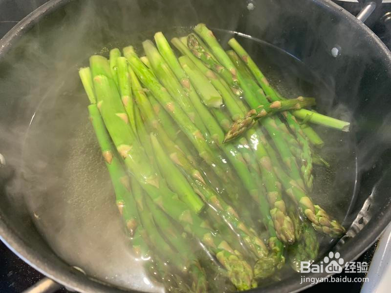 绿竹青青芦笋煎鸡蛋的做法