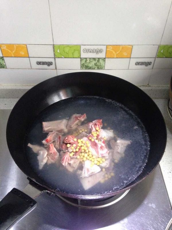 胡萝卜玉米黄豆汤
