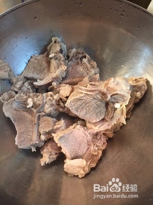 正宗做羊蝎子火锅做法