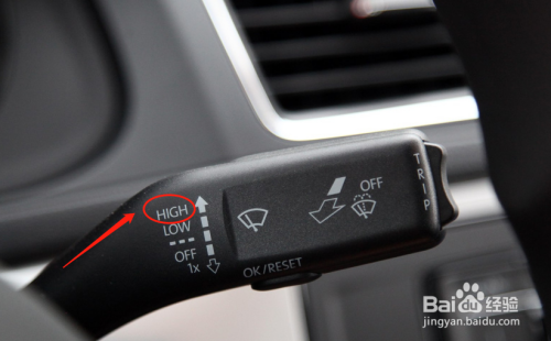 大众朗逸车辆雨刮器怎么使用