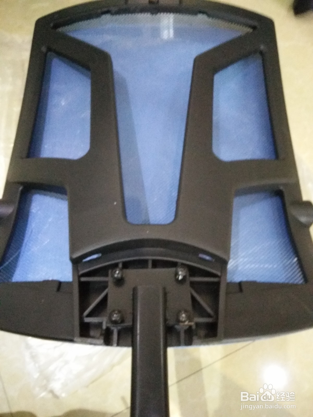 如何安装便携式电脑椅子