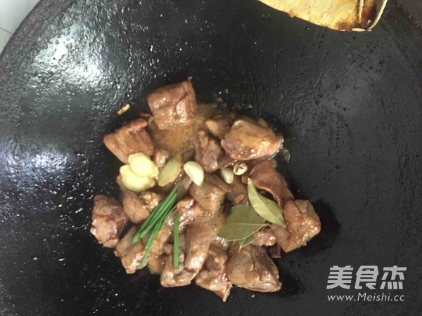 红烧排骨面的做法
