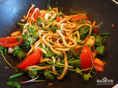 虾仁秋葵炒乌冬