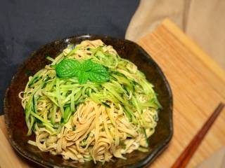 凉拌干豆腐做法