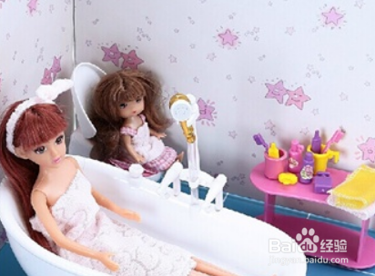 怎么给芭比娃娃做浴室