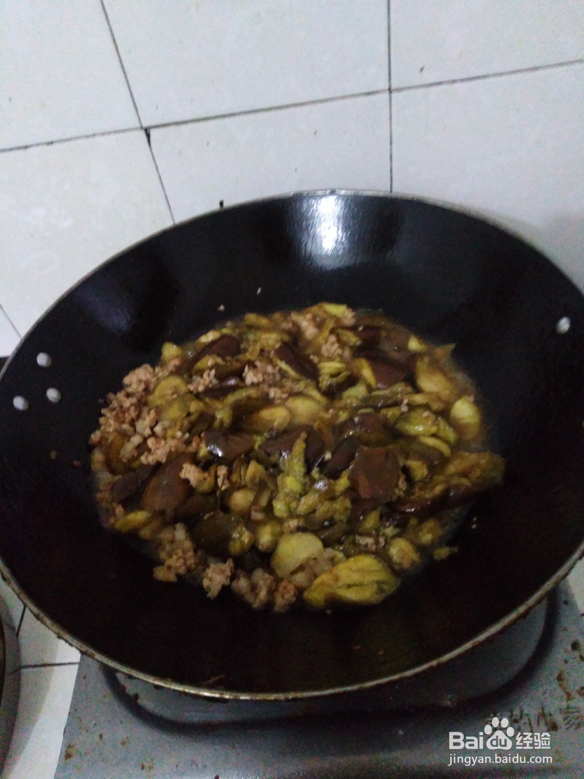 如何做蒜香猪肉茄子锅？