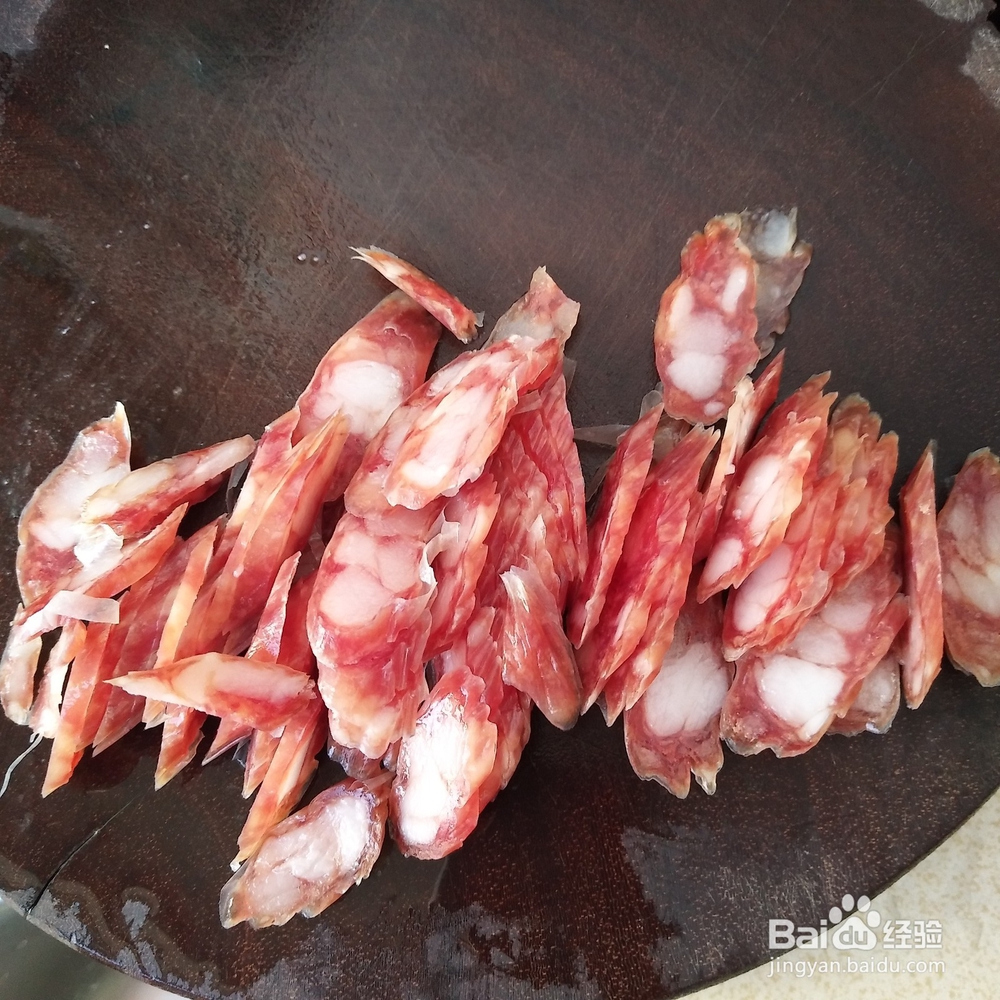 腊肠炒米粉的做法