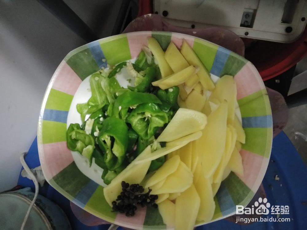 鸭肠炒青椒土豆片