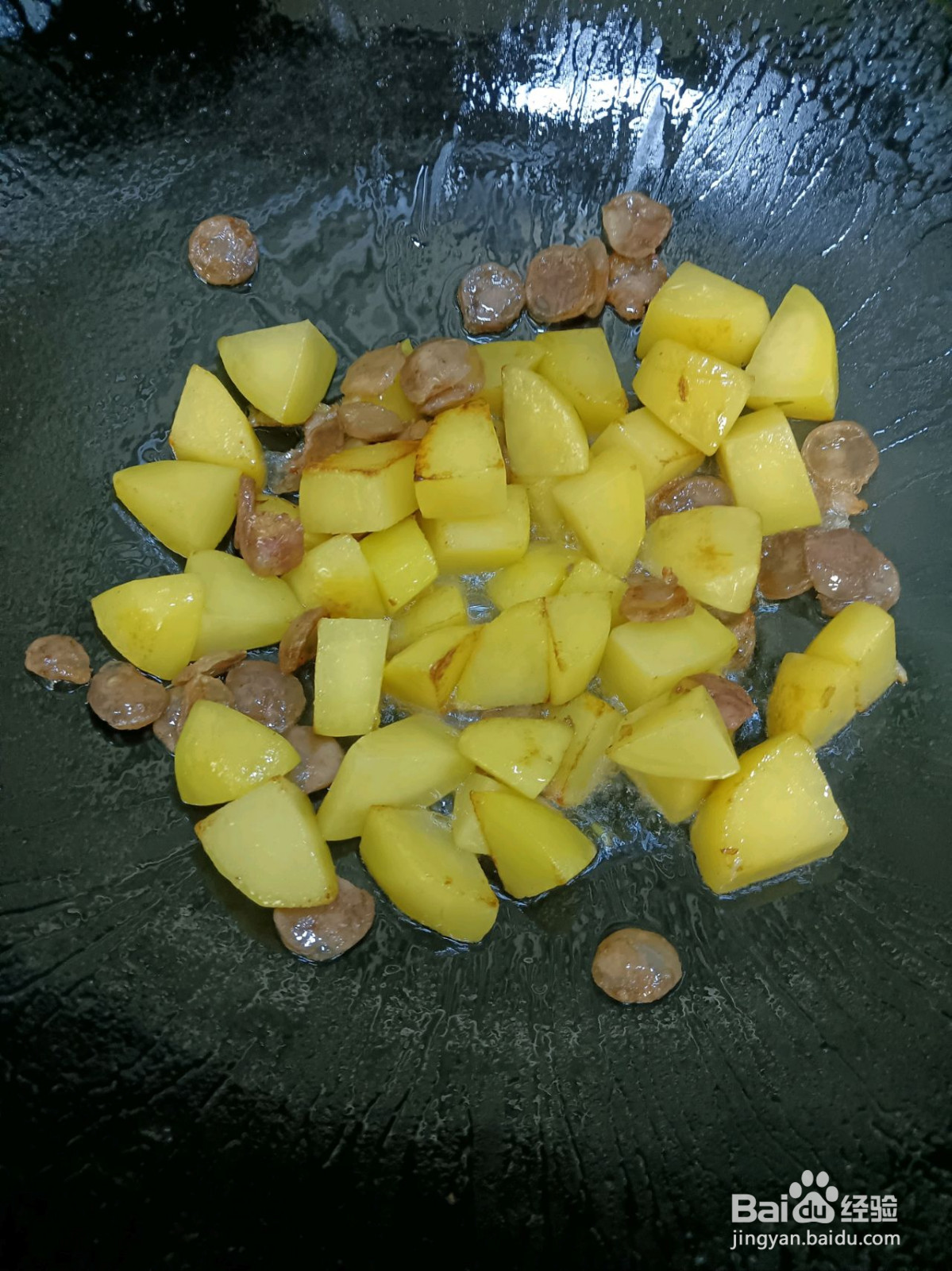 超赞的土豆腊肠饭的做法